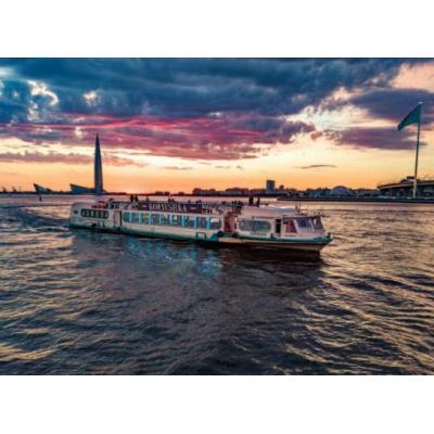 В Петербурге открылся новый сезон навигации по рекам и каналам