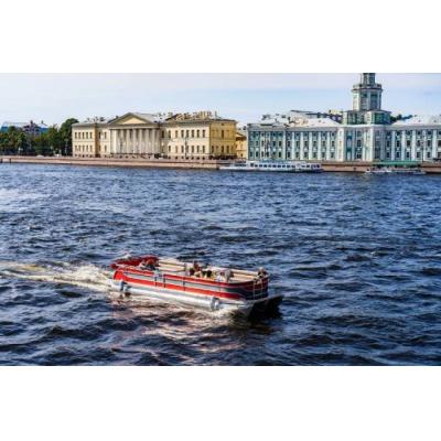 В Северной столице заработал новый водный транспортно-экскурсионный маршрут