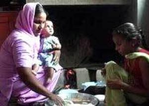 Индийские власти заплатят семьям, в которых родятся девочки