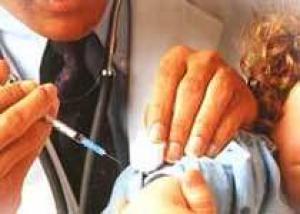 18 украинских детей попали в больницу после прививок индийской вакциной