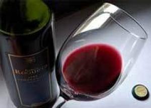Три бокала красного вина в неделю – лучшая защита от цирроза печени