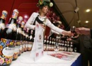 Бокалы с молодым вином поднимут в 110 странах