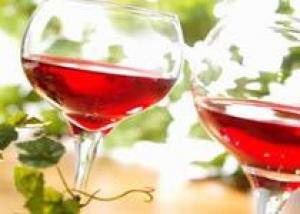 Итальянские виноделы встали на защиту розового вина