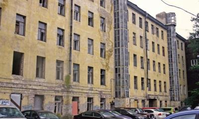 “Фонд имущества Санкт-Петербурга” собирается продать 53 жилые квартиры единым лотом