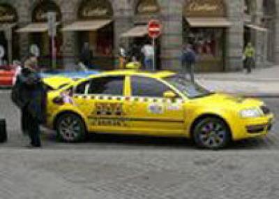 машины пражского такси будут не старше восьми лет и обязательно желтыми