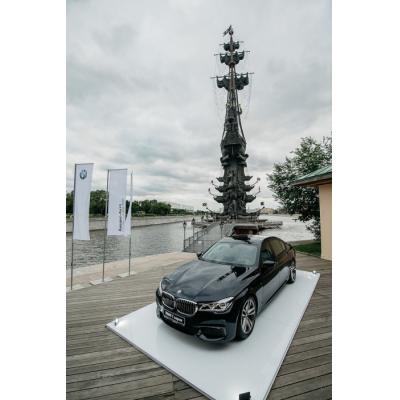 BMW Адванс-Авто не мог пропустить Fine Art Cocktail Dolce Vita 5D!