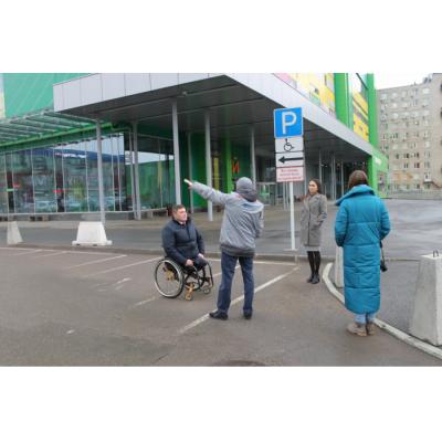 В Уфе активисты ОНФ проверили парковочные места для инвалидов