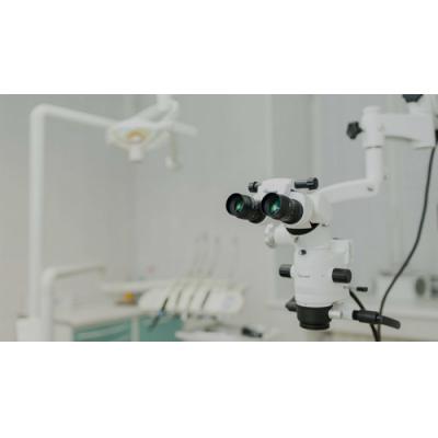 В клинике «Зууб» применяют микроскоп для более качественного лечения