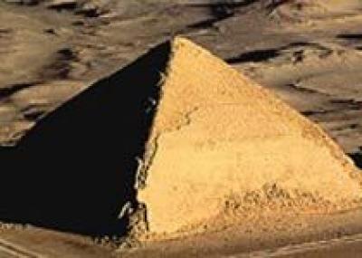 Туристы смогут посетить Ломаную пирамиду в Египте