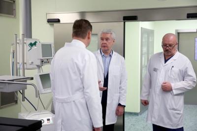 Главврач онкобольницы №1 продемонстрировал Сергею Собянину возможности клиники