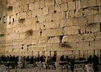 В Иерусалиме чистят Стену Плача