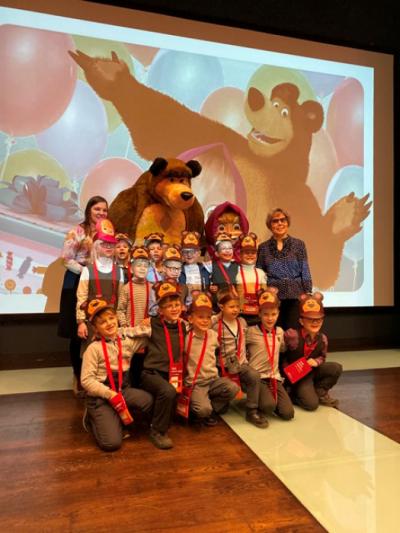 Детский телеканал TiJi покажет мультсериал «Маша и Медведь» с тифлокомментарием