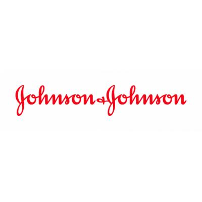 Компания Johnson & Johnson сделала благотворительное денежное пожертвование в адрес фонда «Старость в радость»