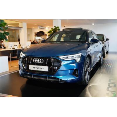 В Петербурге стартовали онлайн-продажи электромобиля Audi e-tron