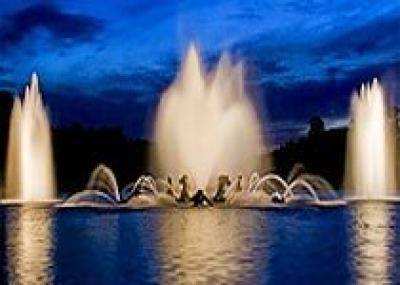 `Ночные фонтаны` - музыкально-световое шоу в Версальском дворце