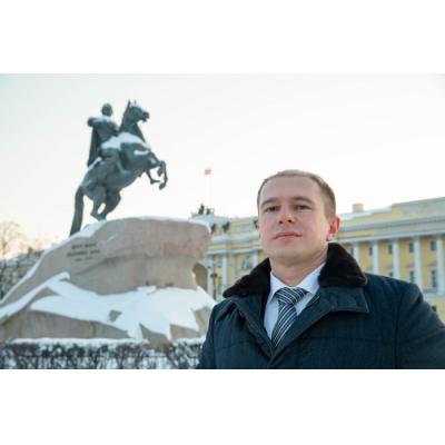Михаил Романов поздравил петербуржцев с Днем защитника Отечества