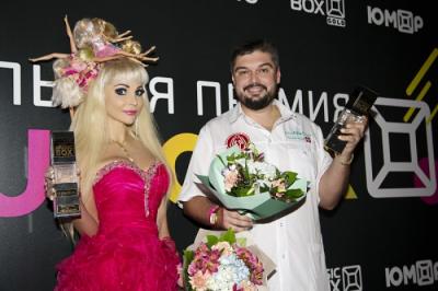 Певица и Русская Барби Таня Тузова разводится с Доктором Шадским