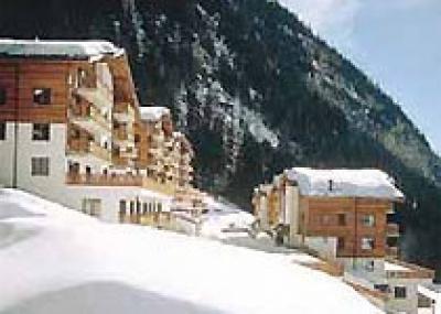 Швейцария: курорт Лейкербад – в баню и на лыжи по одному скипассу