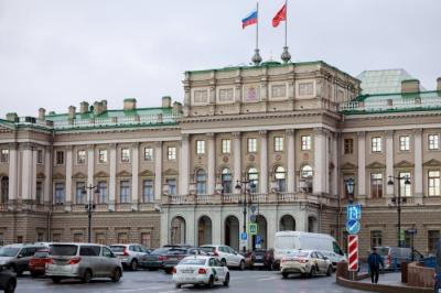 Депутаты Петербурга хотят разрешить продлевать договоры аренды без торгов