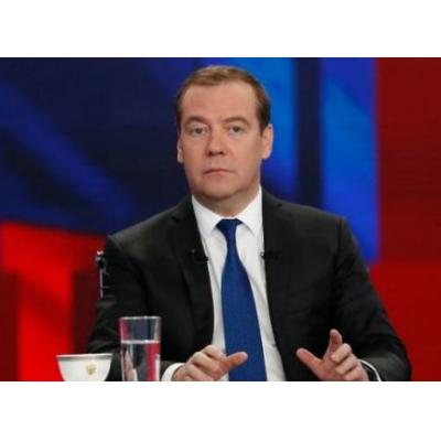 Медведев прокомментировал заявление Польши о требовании с РФ компенсации за ущерб от СССР