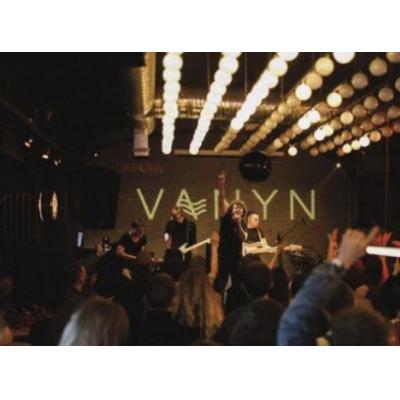 Vanyn сыграют концерт в оранжерее на ВДНХ