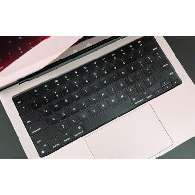 Apple запатентовала светодиодную алюминиевую клавиатуру без символов для MacBook