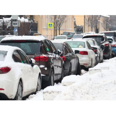 Стоимость парковочных мест в Москве снизилась на 27 улицах