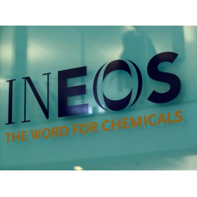 Ineos и Sinopec завершили две из четырех крупных сделок в нефтехимии