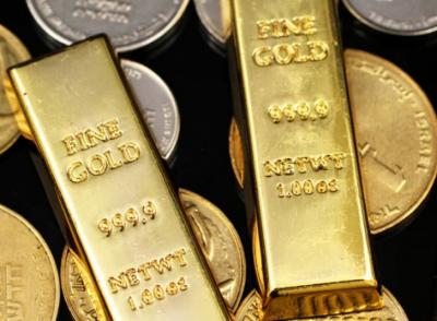 Цена на золото перешагнула отметку в 1,9 тыс долларов впервые с мая