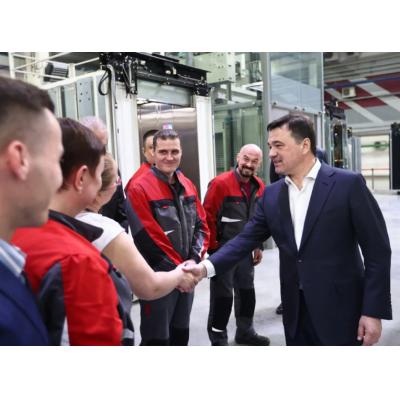 Губернатор Московской области оценил реализацию программы импортозамещения на лифтостроительном заводе в Серпухове