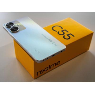 Смартфон realme C55 и беспроводные наушники realme Buds Air 3 Neo поступили в продажу в России