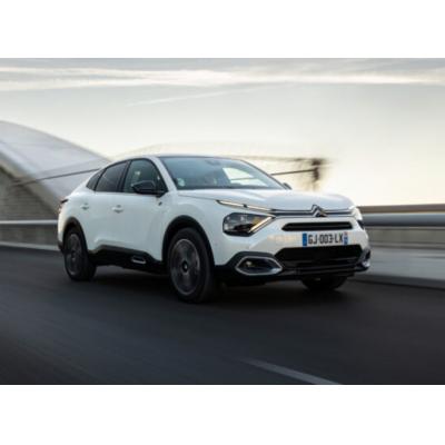 Citroen e-C4 и e-C4 X получили новую более мощную версию с увеличенным запасом хода