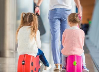 ЮТэйр разрешила перевозку детских чемоданов в ручной клади