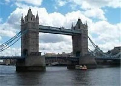 В Великобритании продан мост через Темзу