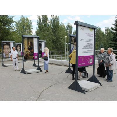 В 10 регионах России открылась фотовыставка «Взрослые истории детей Донбасса»