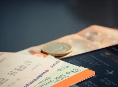 Авиакомпания впервые разрешит пассажирам перепродавать билеты друг другу