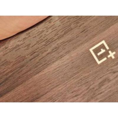 Инсайдер показал деревянный OnePlus 12