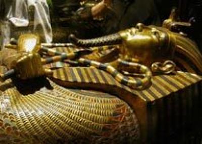 Фараону Тутанхамону удалось попасть… в автокатастрофу