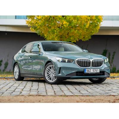 В России начались продажи новых BMW 5-Series. Доступны бензиновые и дизельные версии с задним и полным приводом