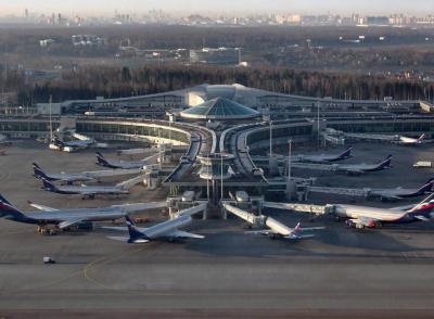 В российские аэропорты могут пересать пускать провожающих