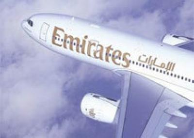 Самолет авиакомпании `Эмирейтс` совершил экстренную посадку в аэропорту Мумбаи