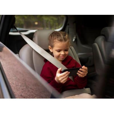 Малыши в машине: как сделать автомобильную поездку с детьми безопасной