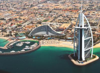 Туроператоры вывозят туристов из Дубая и сдвигают сроки туров в ОАЭ