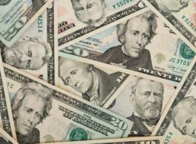 Решетников спрогнозировал курс доллара выше 100 рублей к 2026 году
