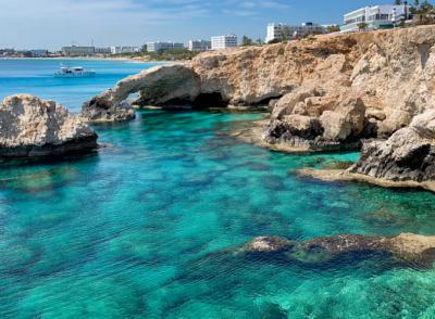 Туроператоры вновь предлагают туры на Кипр на стыковочных рейсах