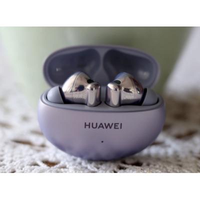 HUAWEI FreeBuds 6i: когда учишься у старших