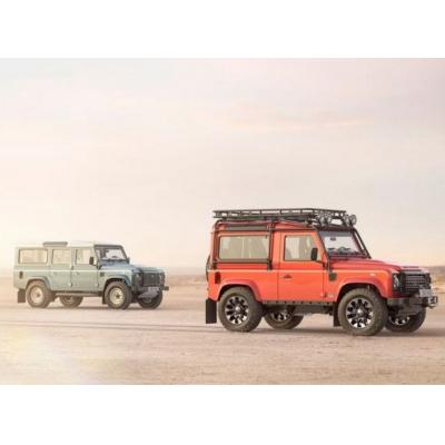 Land Rover представит возрождённый классический Defender с V8 в начале сентября