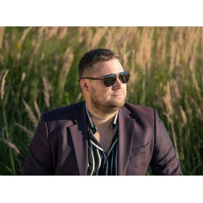 Сергей Братский представил новую песню «Нас не сломить»
