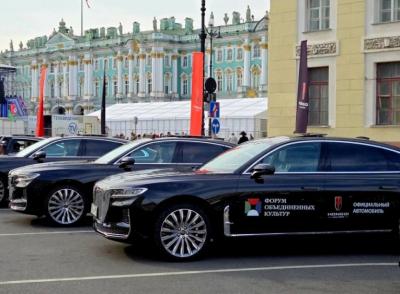 Премиальный бренд HONGQI выступил официальным автомобильным партнером Форума объединенных культур в Санкт-Петербурге