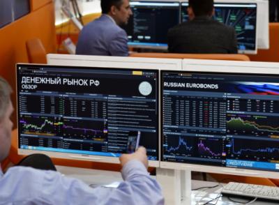 Фондовый рынок России продолжает испытывать падение